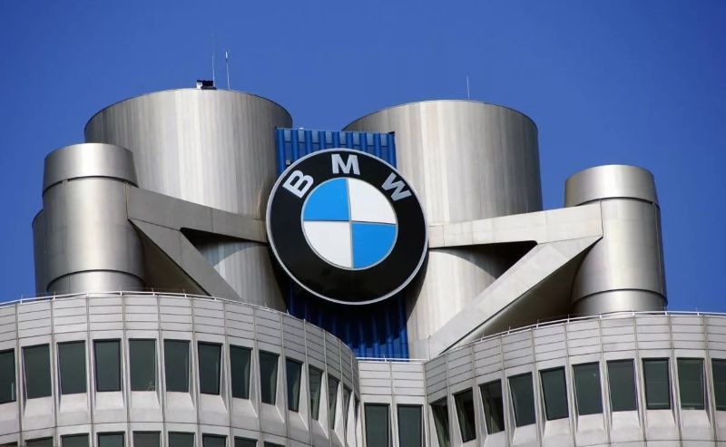 BMW увеличивает прибыль, несмотря на давление на электромобили
BMW увеличивает прибыль, несмотря на давление на электромобили