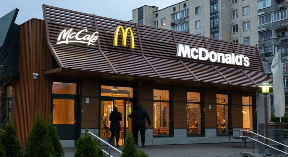 McDonald’s фиксирует падение продаж в США из-за экономии потребителей
McDonald’s фиксирует падение продаж в США из-за экономии потребителей